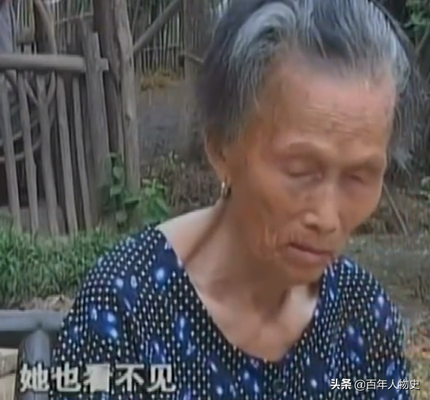湖南83岁失明老妇住猪圈，4个子女不管不顾，儿子：住猪圈挺好的