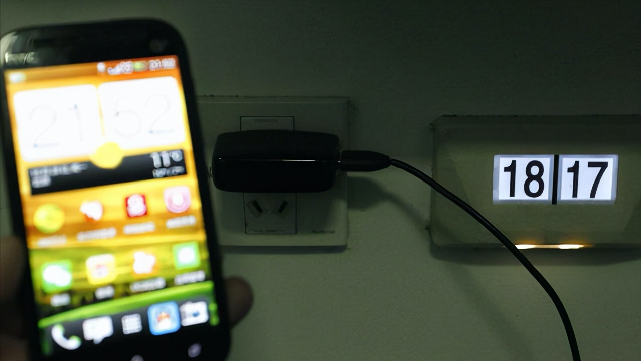 火车硬卧有充电的地方吗火车硬卧充电的地方在哪个位置了解机车供电