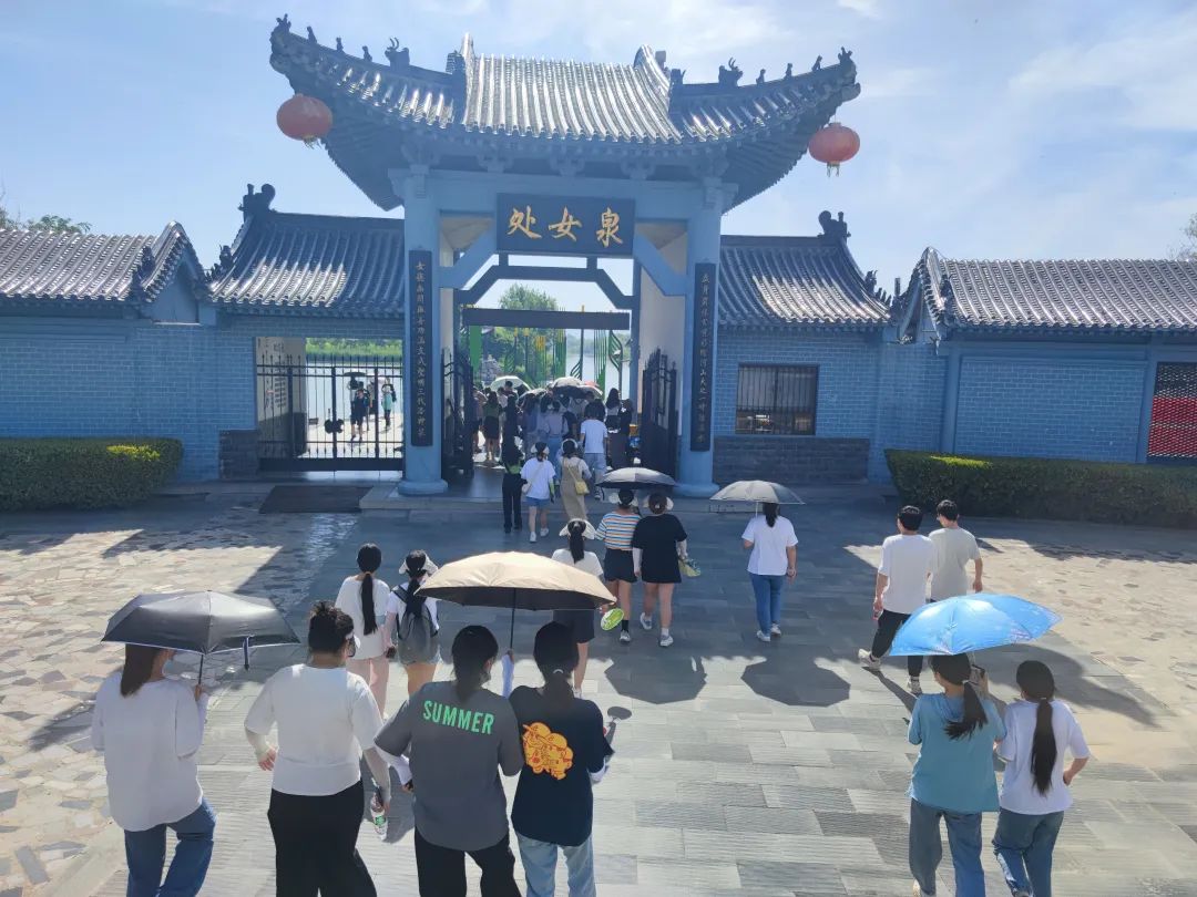渭南師范學(xué)院環(huán)境與生命科學(xué)學(xué)院來洽川風(fēng)景區(qū)進(jìn)行研學(xué)實踐活動