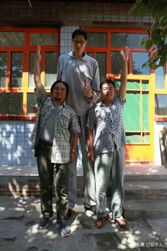 亚洲第一巨人张俊才：比姚明还高半个头，22年前娶妻却至今无子