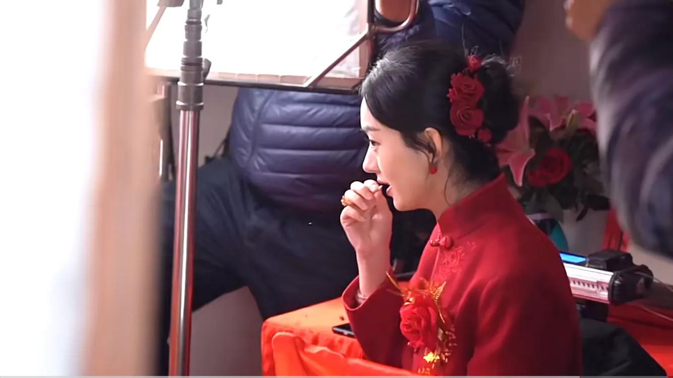 幸福到万家花絮：导演这是告诉我们看剧嗑瓜子是人生一大乐事？