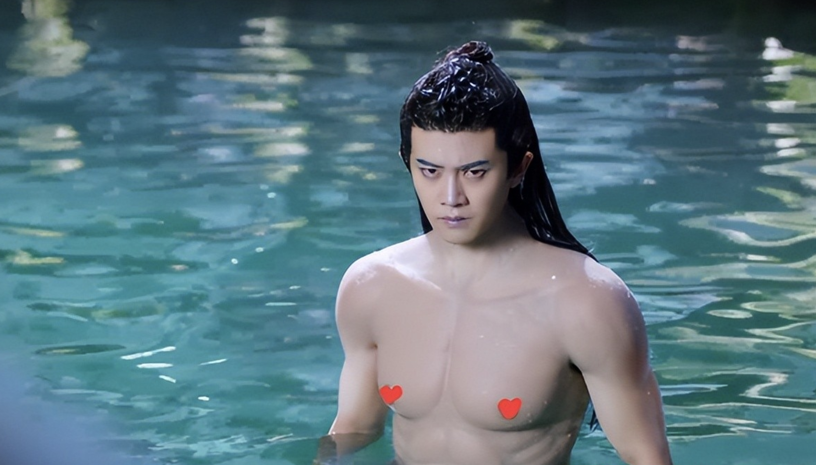 眉毛稀疏、假腹肌、高跟鞋，男星7大作假，男人的虚荣心多可怕