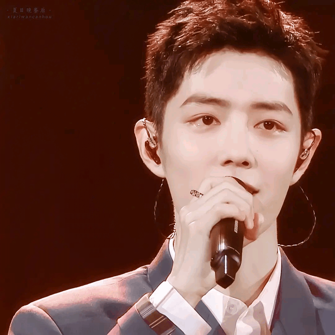 肖战各种深入人心的笑容，尤其是害羞时的笑，看不够啊