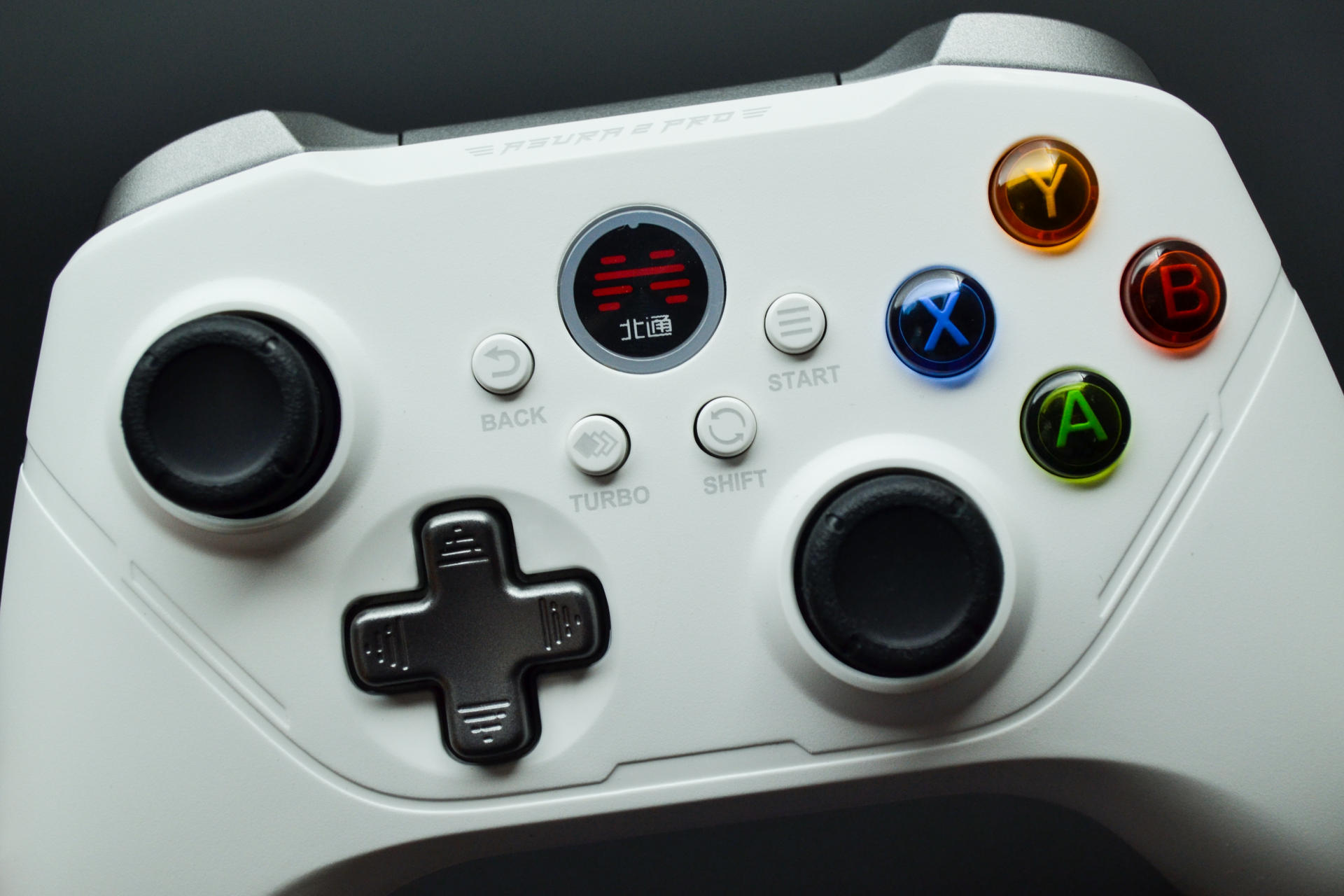 设计圈的颜值天花板 实用党的NO.1 北通阿修罗2 PRO 游戏手柄