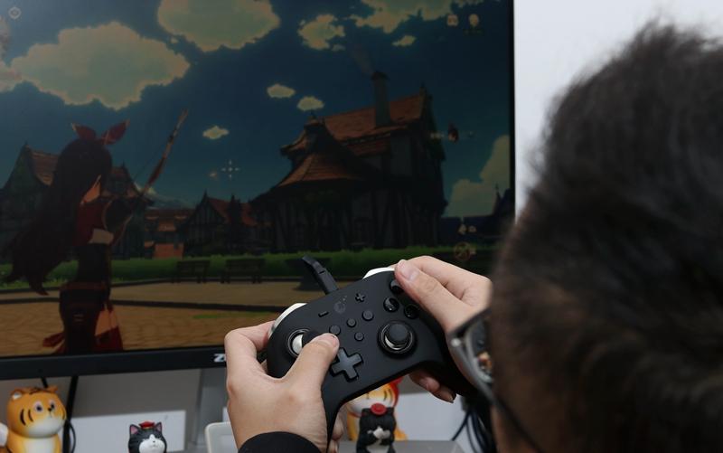 电磁摇杆让神操作不变形：谷粒金刚2Pro手柄体验