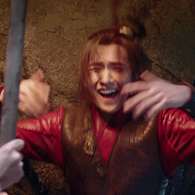 万茜嘟嘴，热巴、吴宣仪眨眼，女星油起来和男星简直不相上下