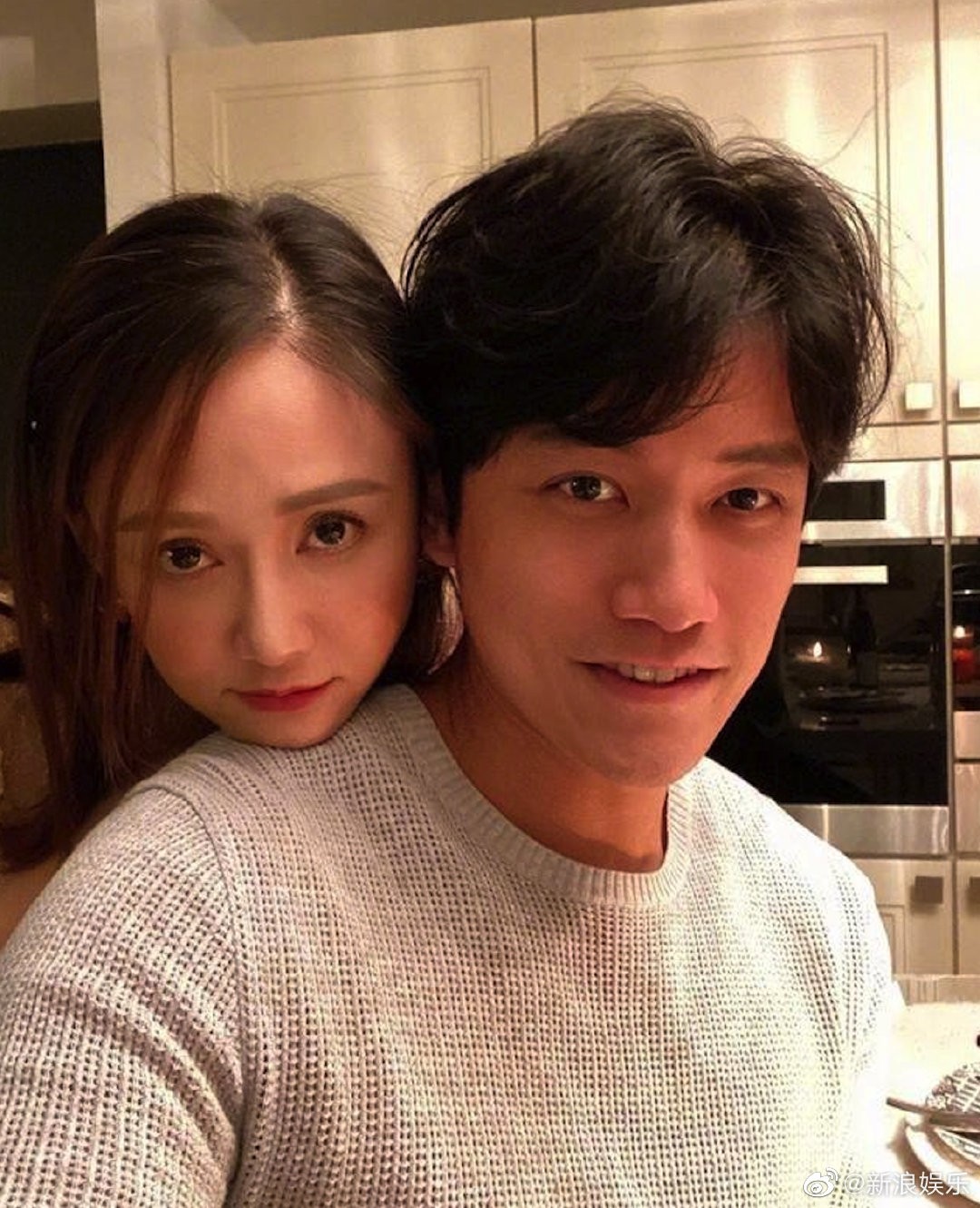 陳喬恩艾倫登記結婚，被爆奉子成婚，去年12月份已經產子