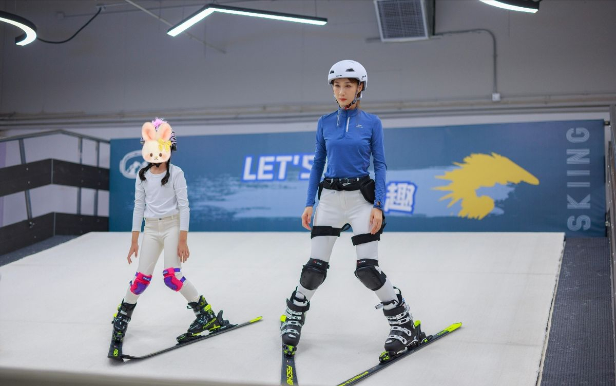 雷佳音老婆翟煦飞：老公粉丝千万合作美女无数，她为何从不秀恩爱