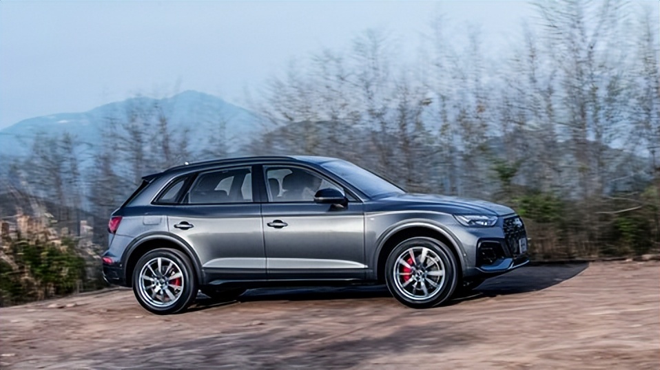 提供出色牵引力与舒适的动态驾驶，全新奥迪Q5L实现一切的可能