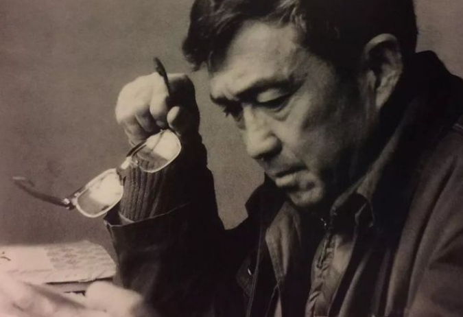 导演谢晋：三个儿子死得死病的病，黄连都没我的生活苦