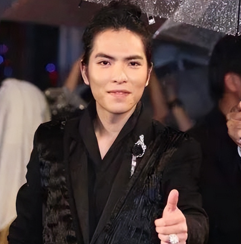 表面是艺人，实则只是“副业”？娱乐圈的尽头是玄学