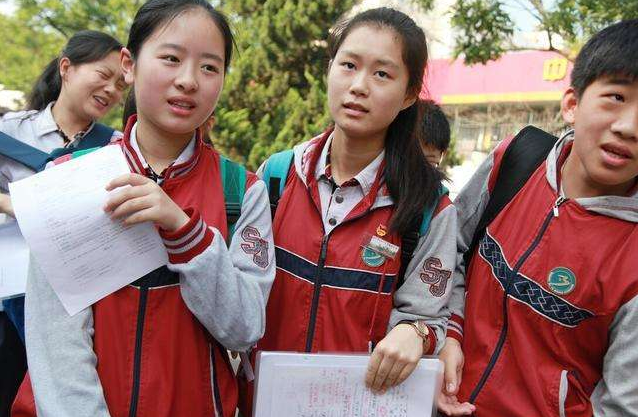 同样是高中生，一个上公立高中一个上私立高中，3年后差距明显