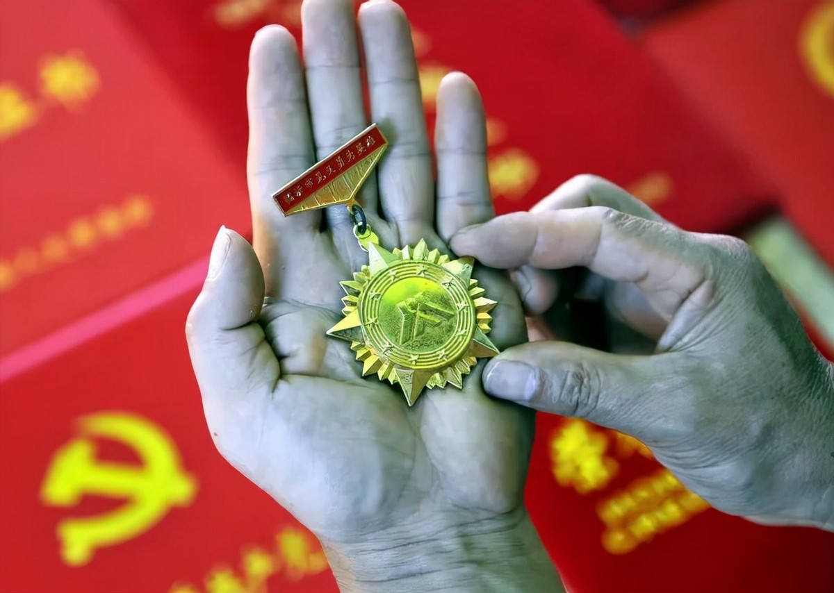 1999年，江苏小伙救下溺水女孩，1年后为何起诉女孩索赔26万？