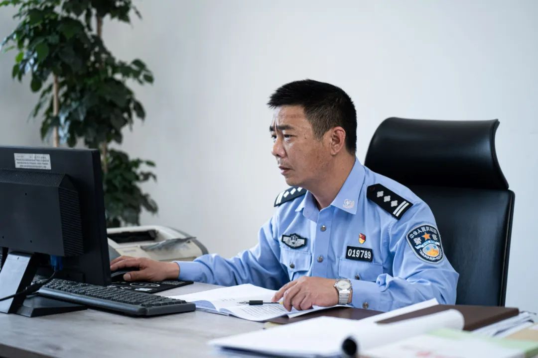 杭州临安区公安分局交警季伟忠：24年，大山下的奋斗青春