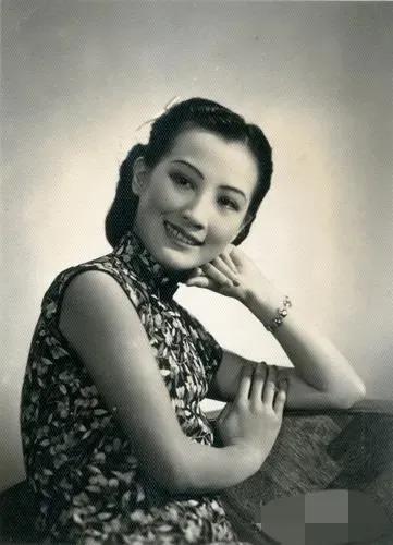 1957年"金嗓子"周璇病逝,29年后次子周伟为争遗产,将养母告了