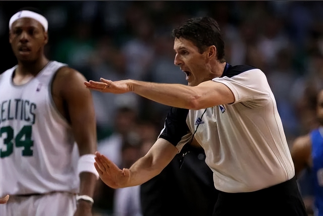 nba最后为什么要犯规(技术犯规和违体犯规的5个不同之处，为什么违体犯规被重罚)