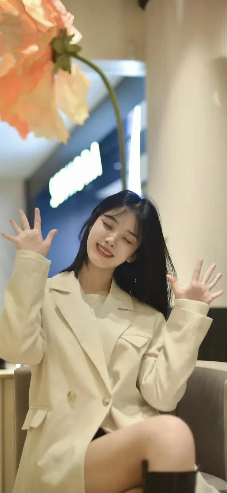 憨桃儿 可爱 清纯全面屏壁纸