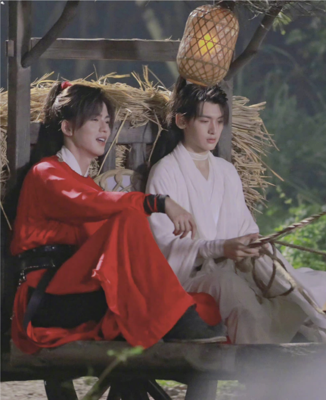 《天官赐福》爆出真人版路透，那么男主有花城和谢怜的感觉吗？