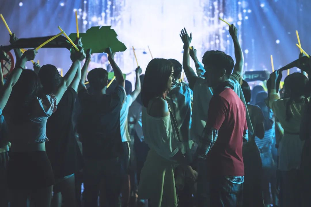 继《火神的眼泪》之后，又盼来一部惊喜之作，一看便迷上