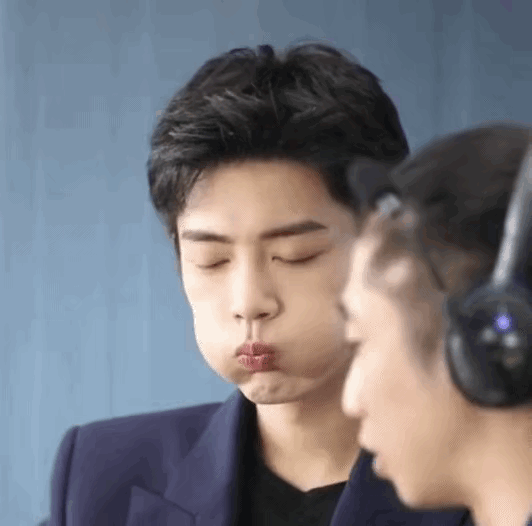 被肖战那些稀奇古怪的小技能get到了