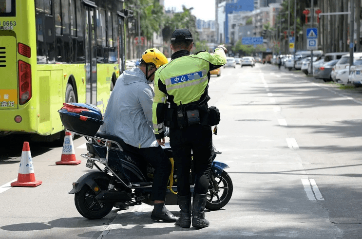 这5个规定涉及两轮/三轮/四轮电动车，对车主很友好，都是好规定