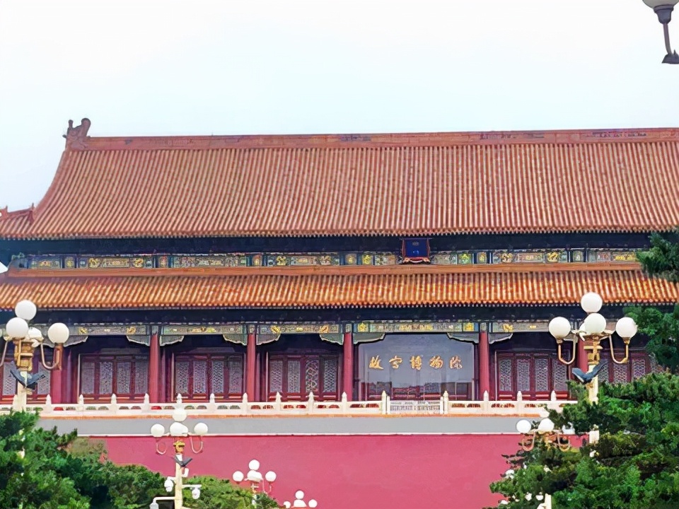 清朝并无青楼出身的宰相，所谓“十大宰相（青楼出身）”纯属虚构，不符合史实。