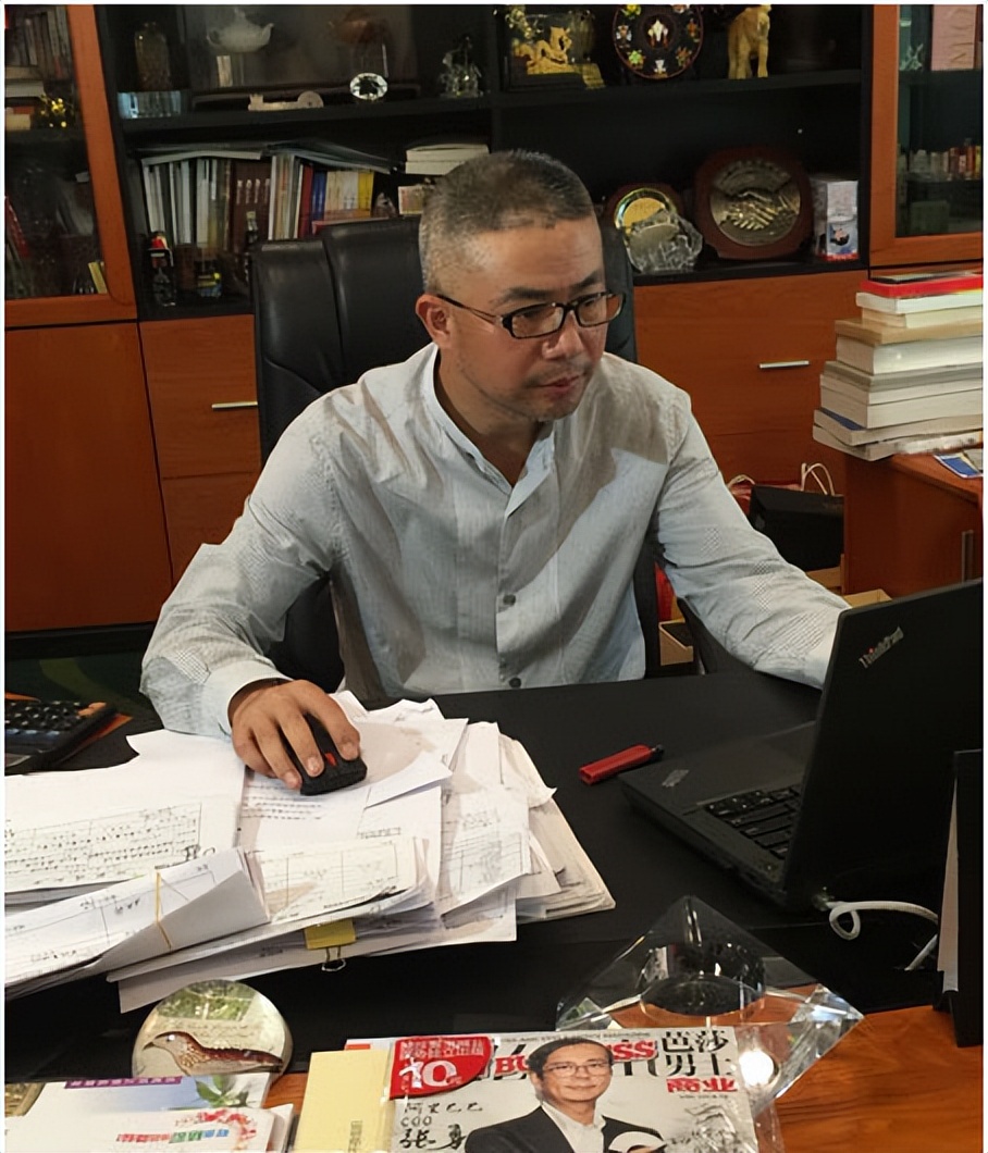 登上央视，对话朱迅！这位全国连锁品牌创始人，实体店遍布全国，是南大校友