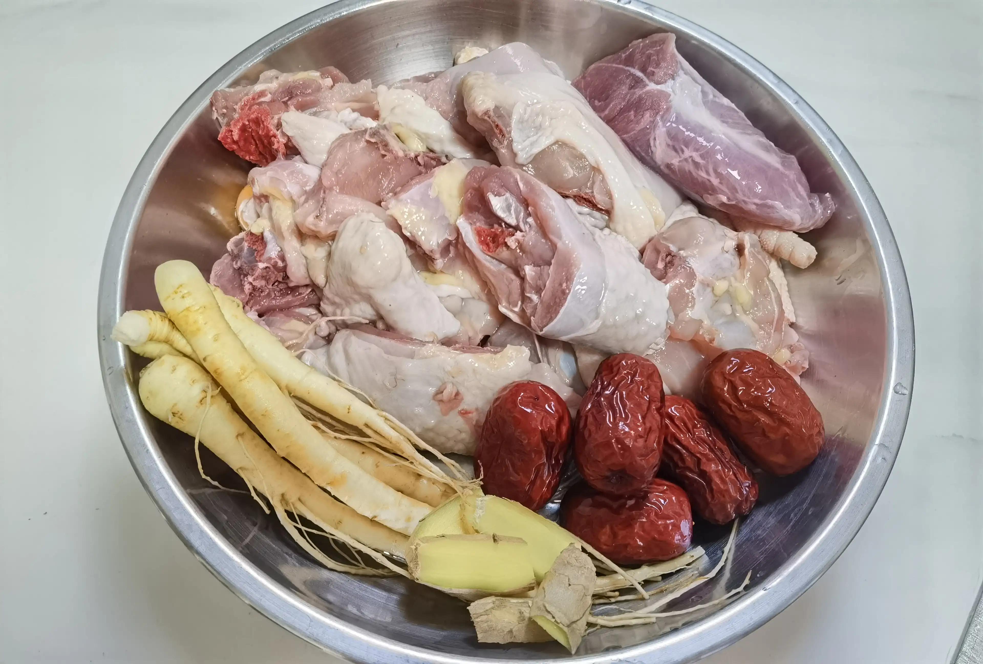 鲜人参煲老鸡(鲜人参煲老鸡的做法)