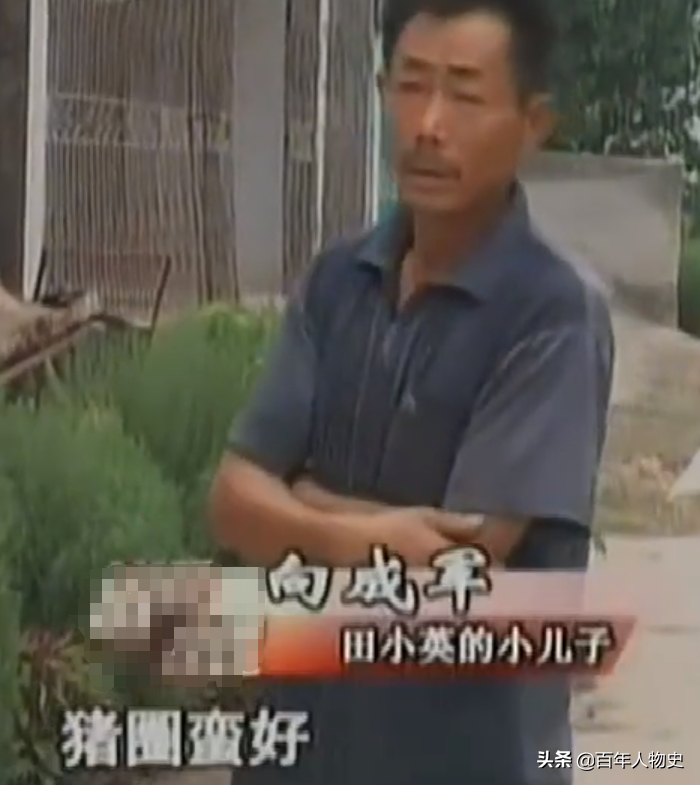 湖南83岁失明老妇住猪圈，4个子女不管不顾，儿子：住猪圈挺好的