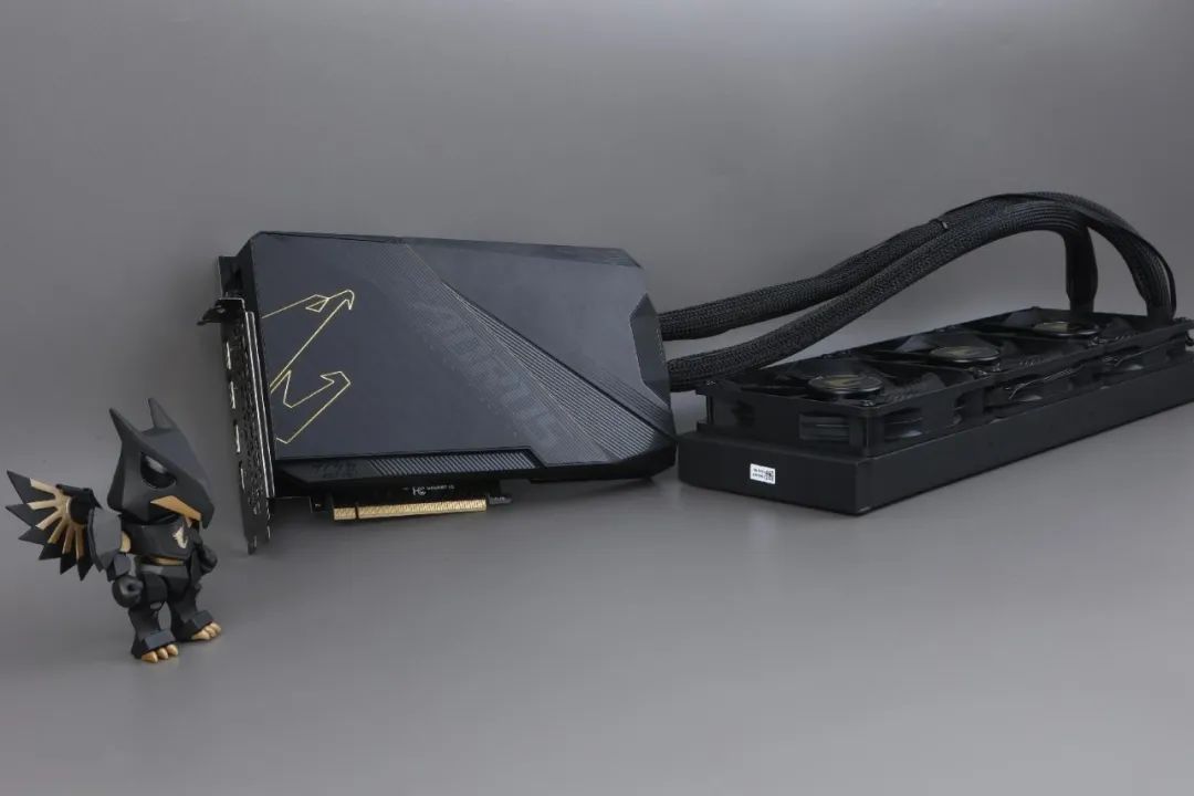 “卡皇”驾到！AORUS GeForce RTX 3090 Ti XTREME WATERFORCE 24G水雕显卡深度评测