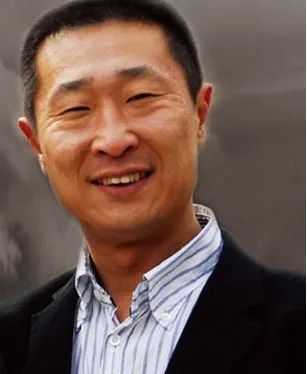 要钱没钱，要貌没貌！7位丑男演员娶的老婆，一个比一个漂亮