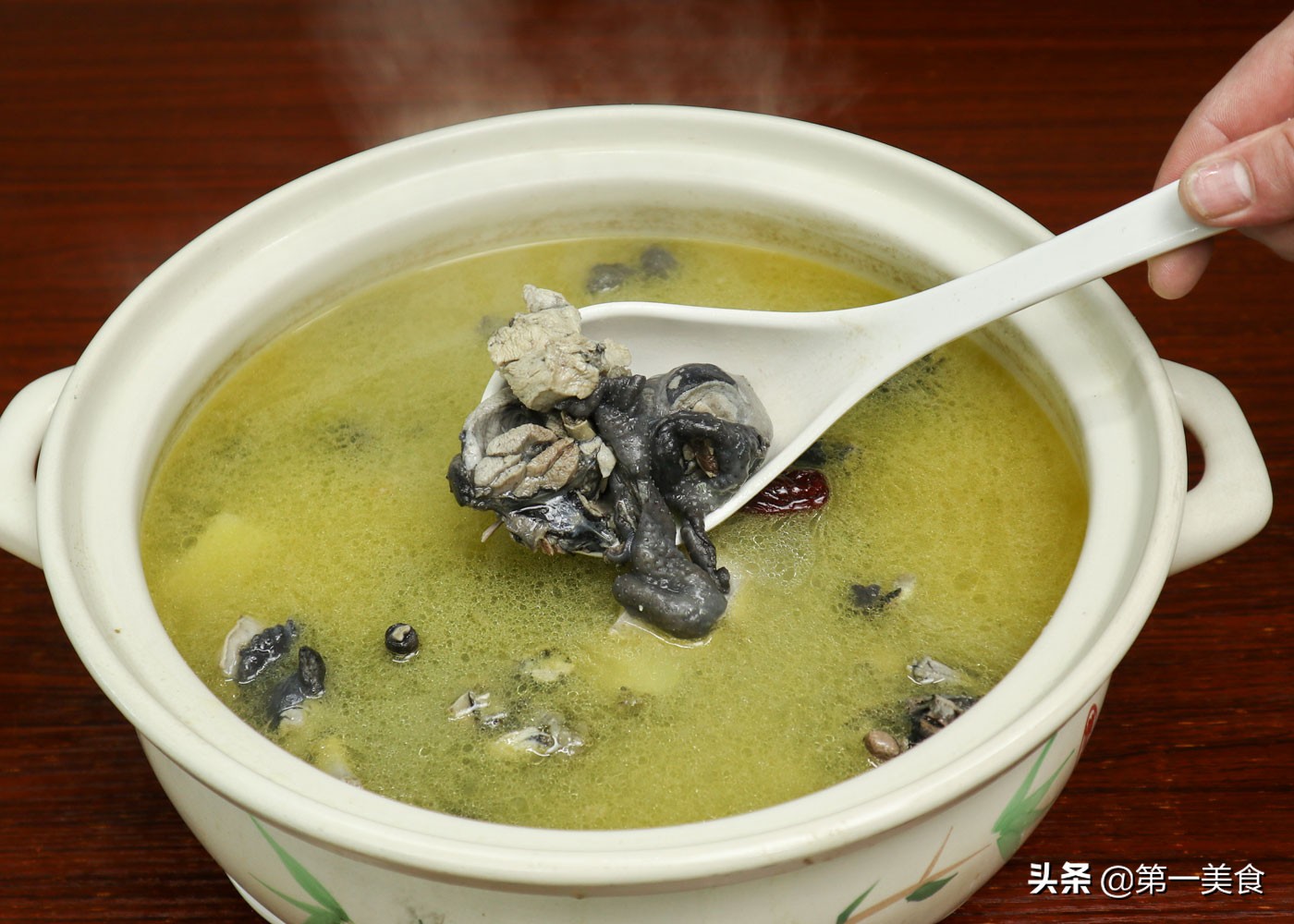 图片[6]-春天 建议女人 无论穷富 8种食物该吃就吃 别总想着省钱-起舞食谱网