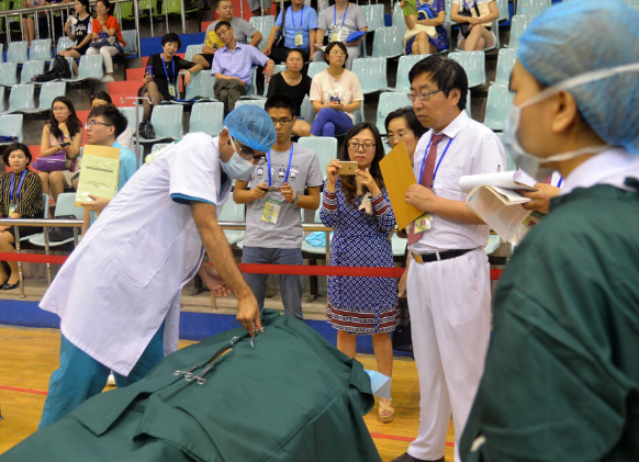 医学类专业发展前景排行榜，临床医学仅排第4，医学影像学成黑马