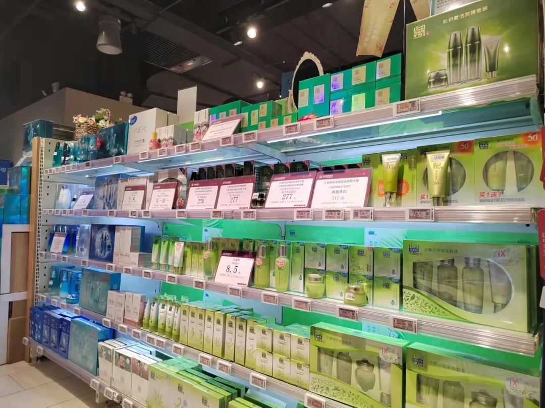 “另类”经销商转型：放弃一线，200名导购构建渠道护城河