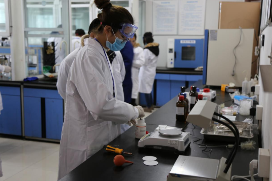 大学生申请放假留校，给出“五字”理由，网友：艺高人胆大