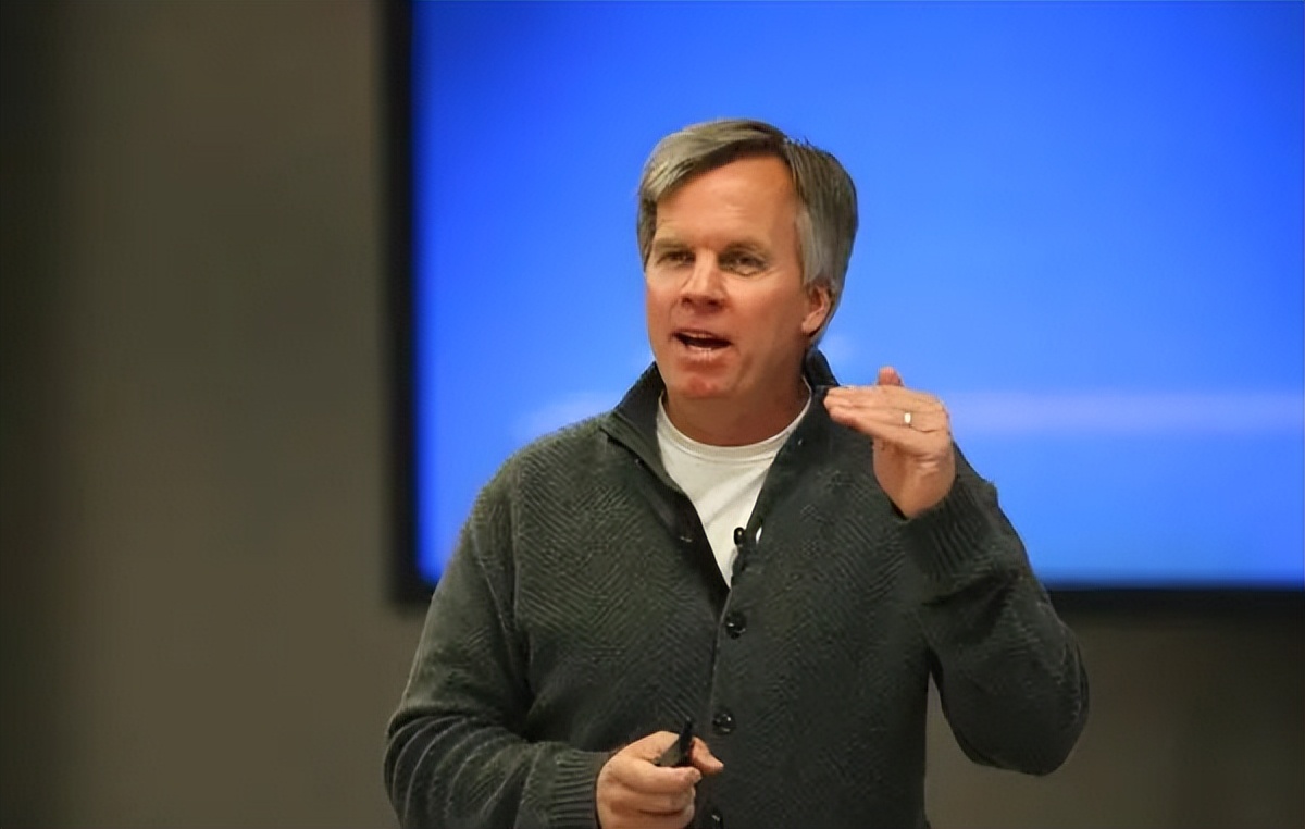 坪效36.7万！至今无人超越！苹果零售店凭什么做到全球第一？