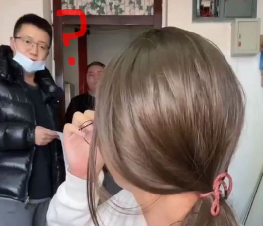 黑龙江一大学男生，在寝室演大仙算命被老师撞见，网友们笑翻了