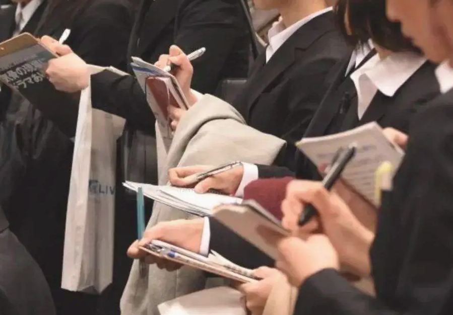 报志愿时要注意！北大教授预测，“三类职业”或将在10年后消失