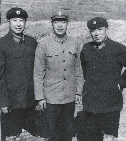 岳振华用导弹击落U-2，毛主席听闻后对总理说：我要见见这支部队