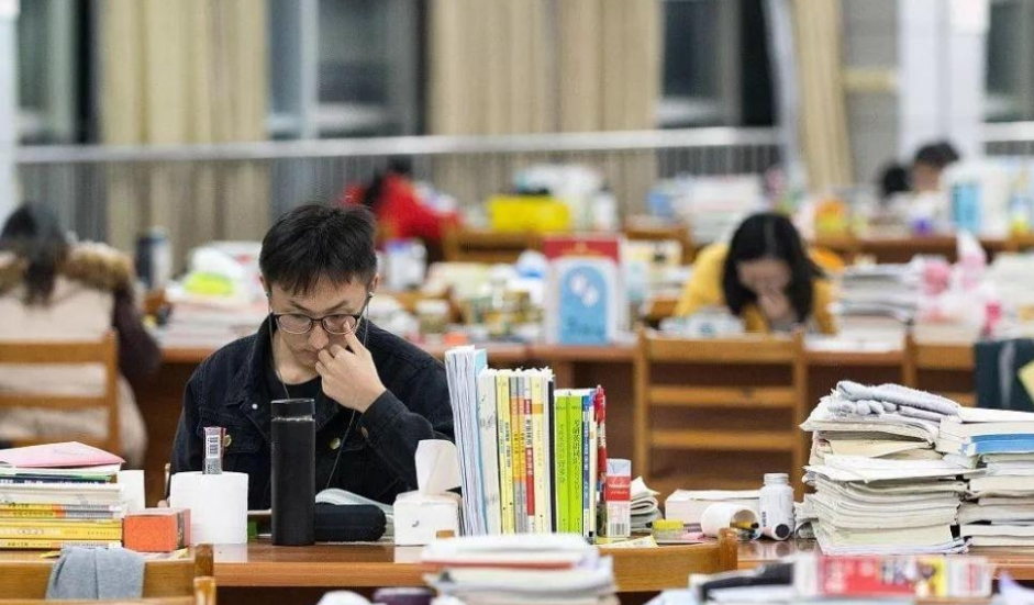 湖南少年放弃保送清华，直言要享受高考的过程，最终到底考了几分