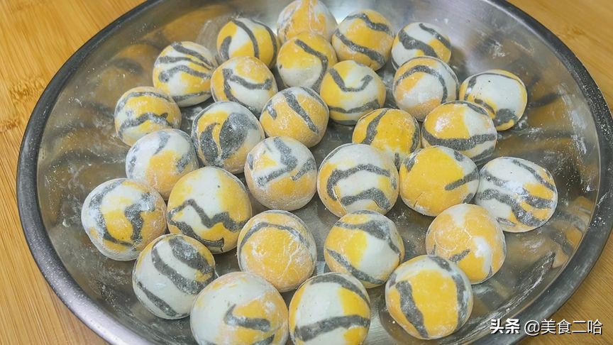 买汤圆时，教你5点选购技巧，新鲜饱满又圆润，买到不吃亏