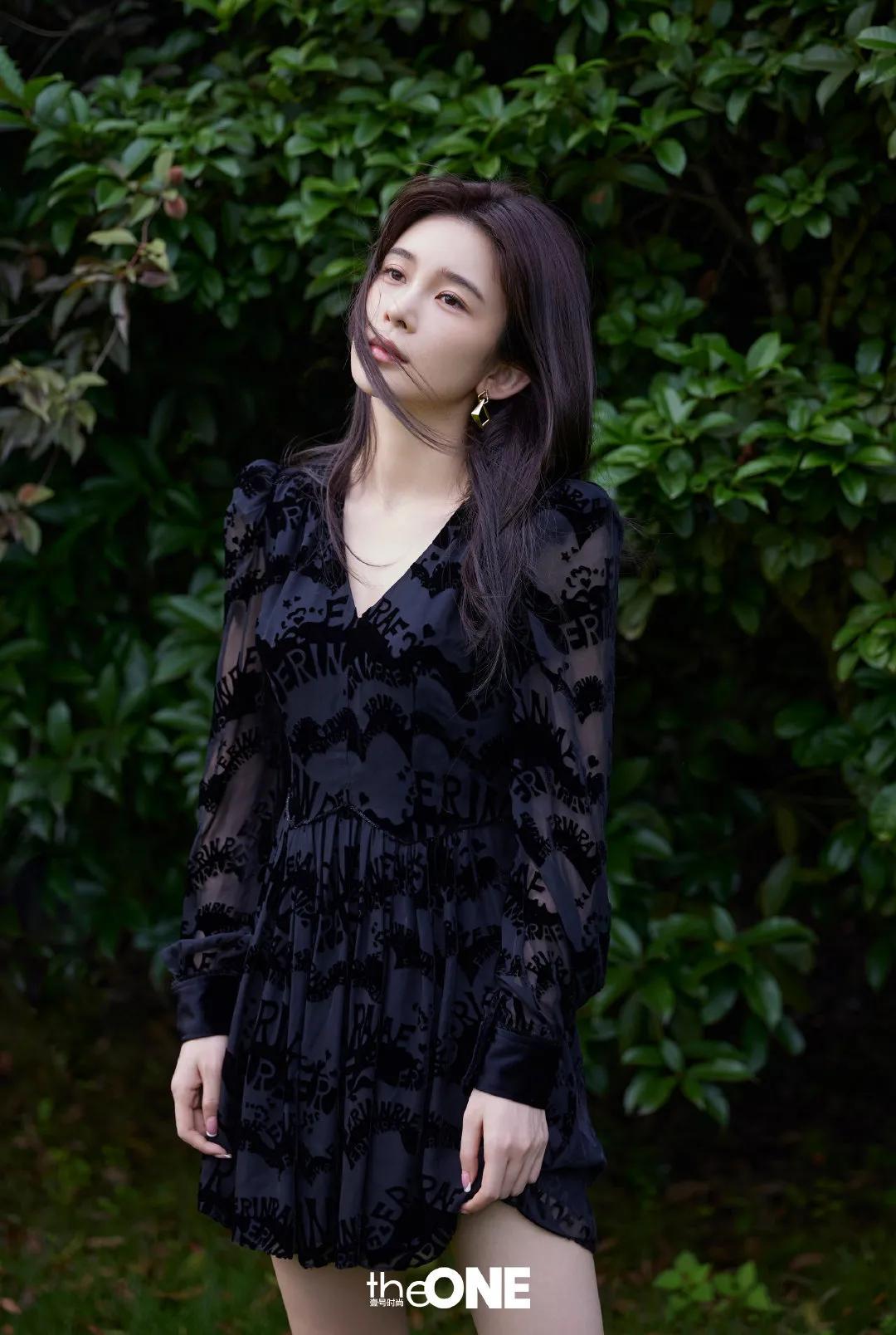 赵樱子初夏气质大片