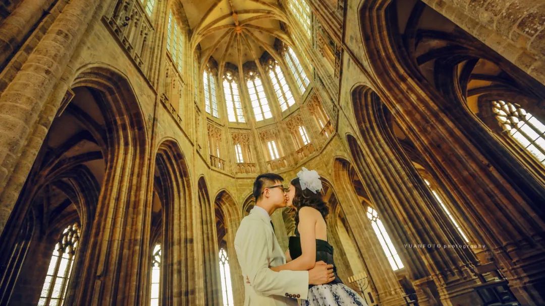 抱歉蹭热，看到周杰伦新专辑封面，回忆在圣米歇尔山的旅拍照片