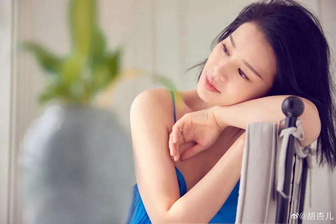 胡杏儿｜曾被嘲笑丑港姐，但气质是真的不错