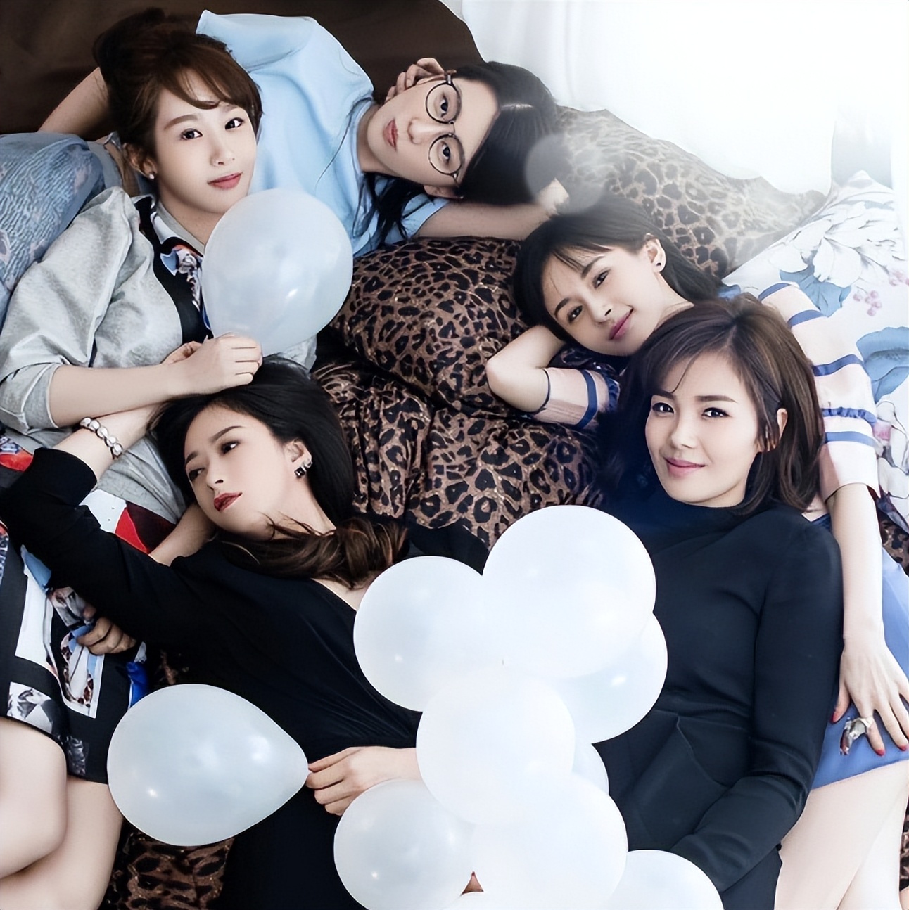 新版《欢乐颂》主演大换血，新五美和旧五美的对比，更有看点