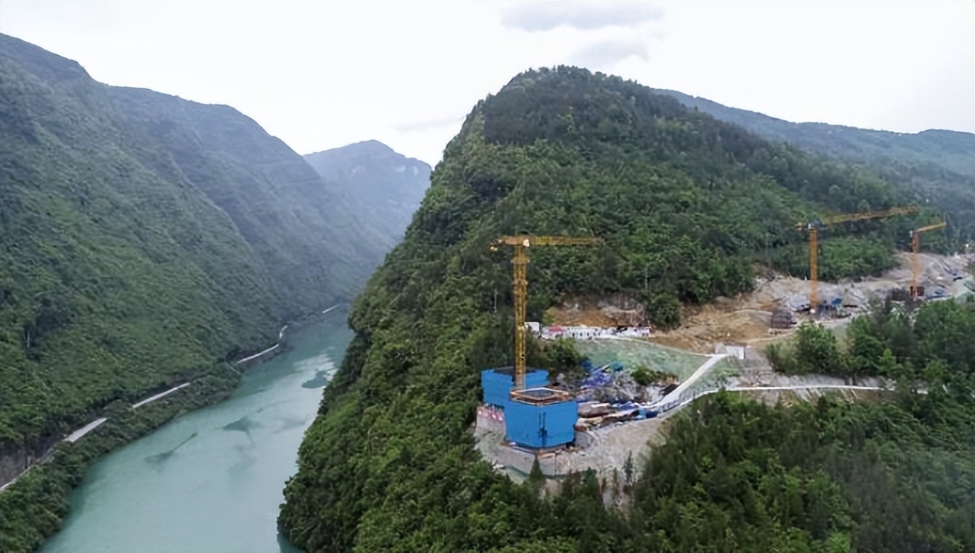 武隆至道真(重庆段)高速公路是直入贵州的,而且里程只有约35公里,这是