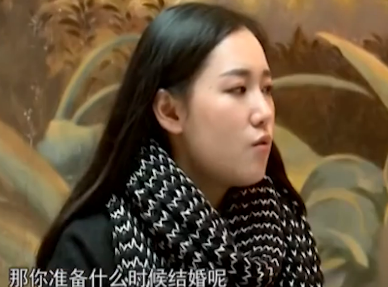 未装修别墅里的美女相亲记
