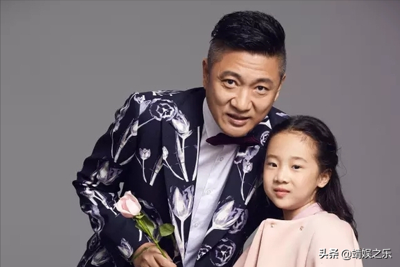 公开拒绝范冰冰,转身迎娶小10岁师妹的韩青,如今不再是无名之辈