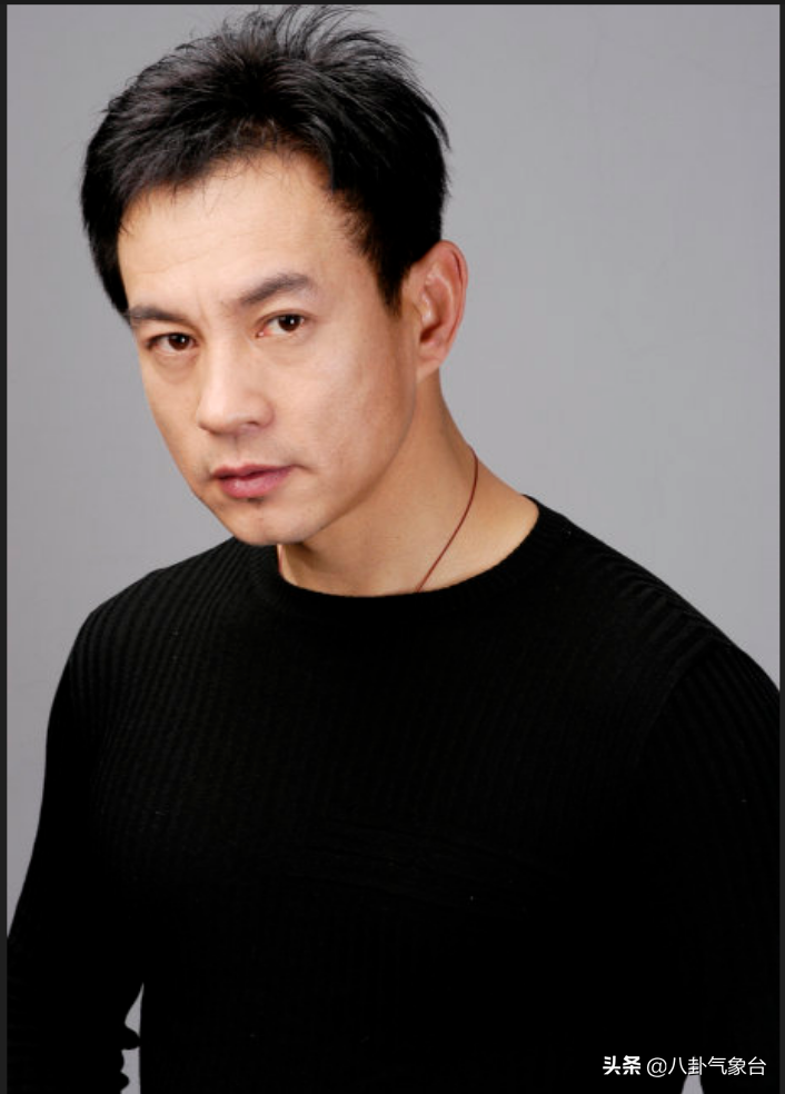 演员周浩东，27岁上北电，养父是他前行路上最大的支持