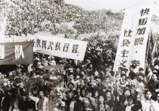 伟人的九大旷世奇迹，让中国重新站在世界之巅，多国后悔与之为敌